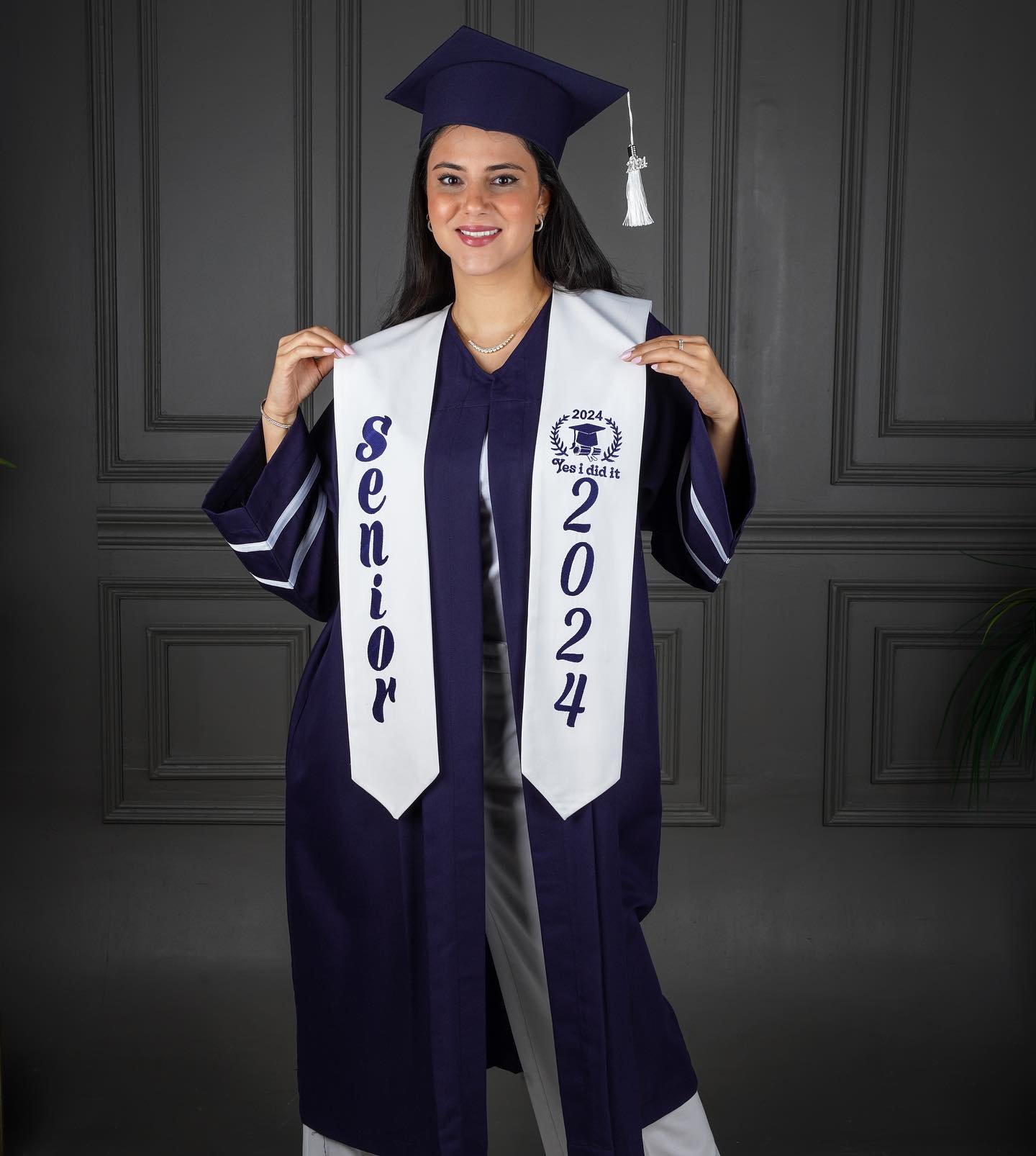 5 روب تخرج كحلي - الصورة 1